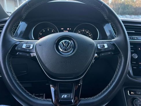 Used 2020 Volkswagen Tiguan SE R-Line image 21