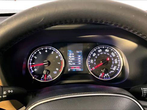 Used 2019 Toyota RAV4 XLE Premium AWD/4WD image 26