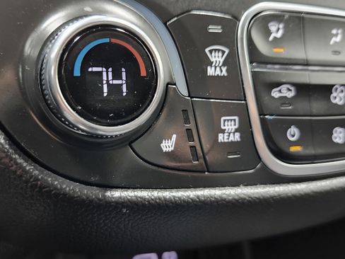 Used 2024 Chevrolet Equinox LT AWD/4WD image 6