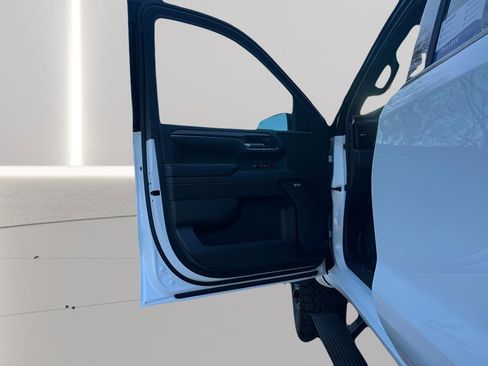 Used 2024 GMC Sierra 1500 AT4 w/ Technology Package image 18