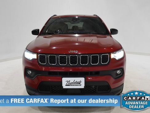 Used 2025 Jeep Compass Latitude w/ Sun & Sound Group AWD/4WD image 2