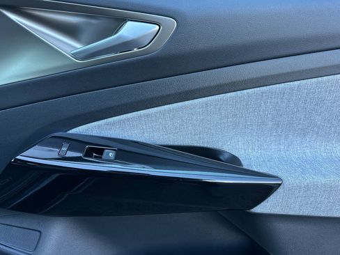 Used 2023 Volkswagen ID.4 Pro image 19