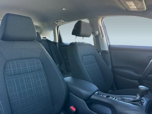 Certified 2025 Honda HR-V LX image 30