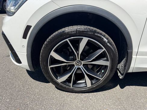 Used 2022 Volkswagen Tiguan SEL R-Line AWD/4WD image 10