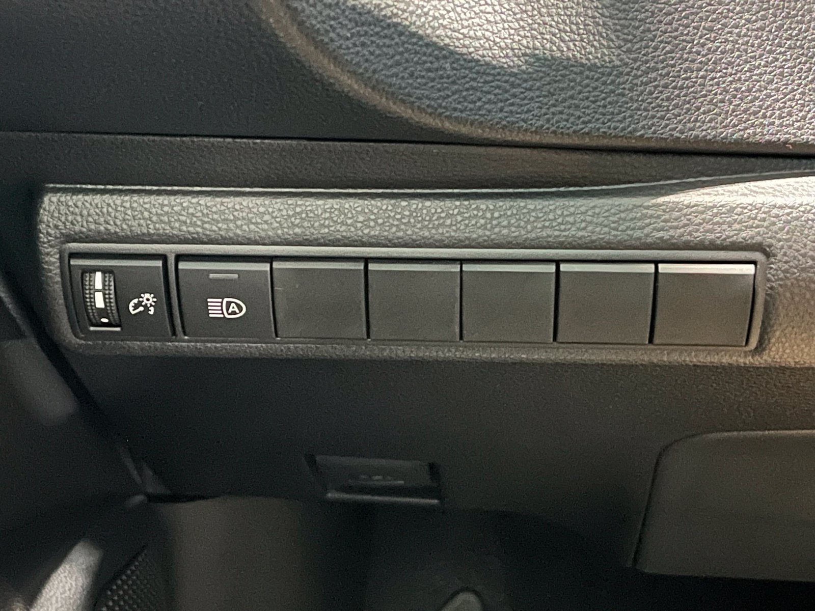 New 2027 Toyota Corolla LE w/ LE Premium Package FWD image 32
