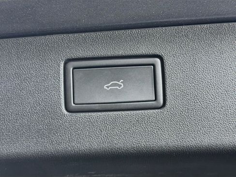 Used 2026 Volkswagen Tiguan SE AWD/4WD image 27
