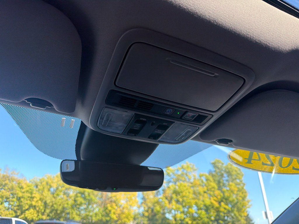 Certified 2024 Honda Odyssey Touring image 14