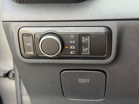 Used 2025 Ford Mustang Convertible RWD image 16