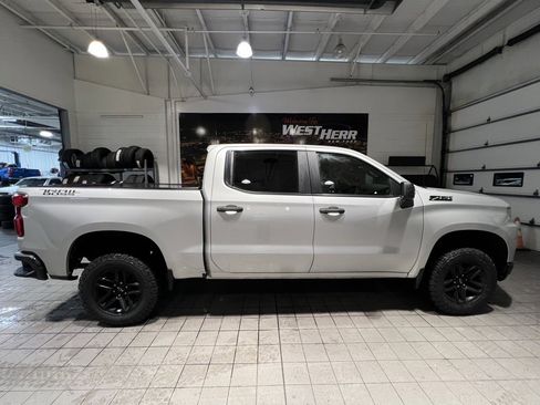Used 2019 Chevrolet Silverado 1500 Custom Trail Boss w/ Custom Convenience Package image 11