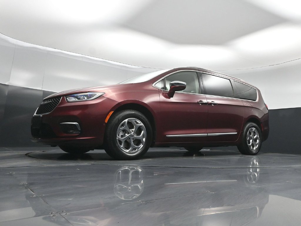 Used 2021 Chrysler Pacifica Limited w/ Premium & Safety Sphere Group AWD/4WD image 42