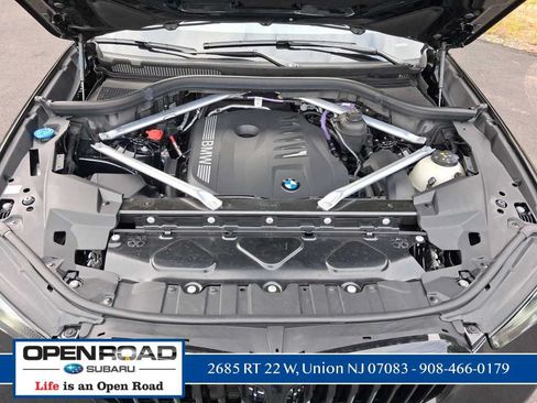 Used 2024 BMW X5 xDrive40i w/ Premium Package AWD/4WD image 9