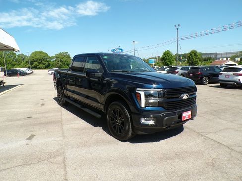 Used 2025 Ford F150 Platinum AWD/4WD image 1
