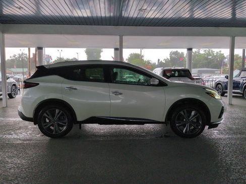 Certified 2024 Nissan Murano Platinum w/ Cargo Package FWD image 3