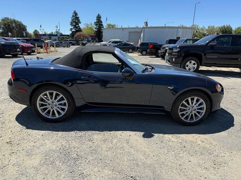 Used 2018 FIAT 124 Spider Lusso w/ Convenience Group RWD image 6