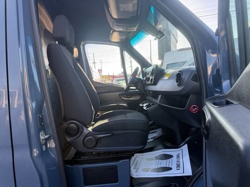 Used 2019 Mercedes-Benz Sprinter 170 image 12