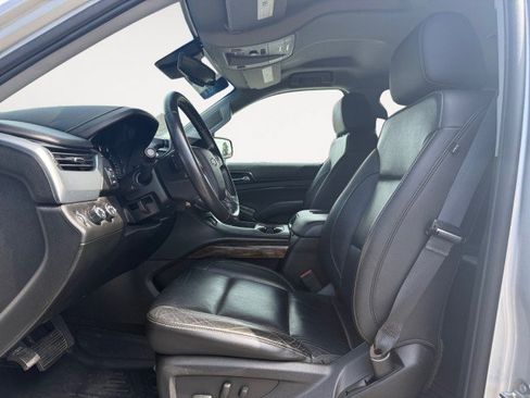 Used 2018 Chevrolet Suburban LT AWD/4WD image 2