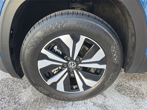 Used 2025 Volkswagen Atlas SE FWD image 24