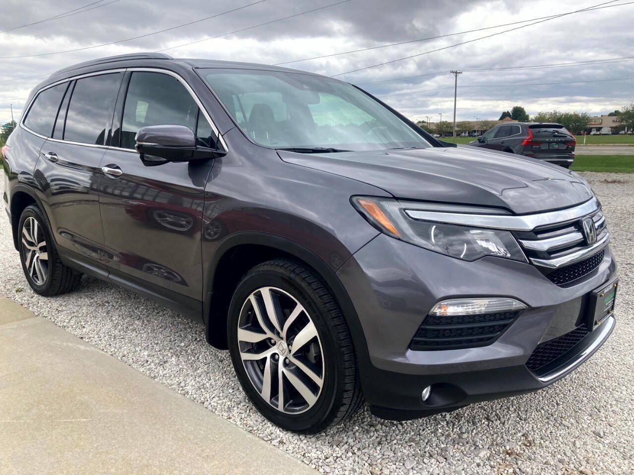 Used 2017 Honda Pilot Touring image 4