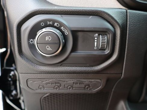 New 2025 Jeep Gladiator Sport image 13