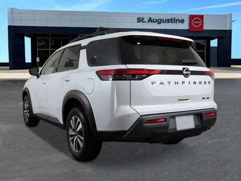 New 2026 Nissan Pathfinder SL image 3
