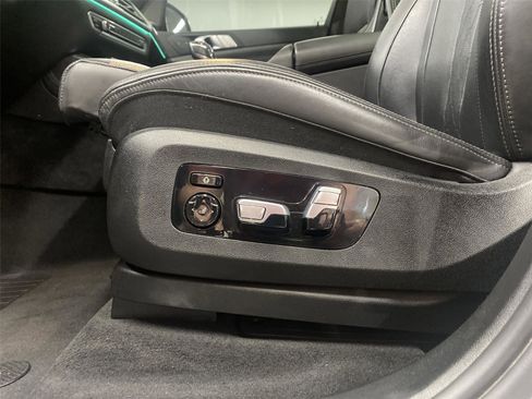 Used 2022 BMW X7 M50i AWD/4WD image 18