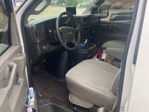 Used 2020 Chevrolet Express 3500 LT w/ LT Preferred Equipment Group RWD image 17