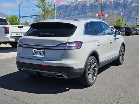 Used 2022 Lincoln Nautilus Reserve AWD/4WD image 3