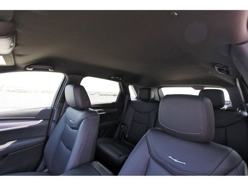 New 2025 Cadillac XT5 Luxury image 23