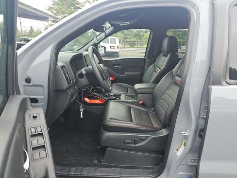 Certified 2025 Nissan Frontier PRO-4X w/ Pro Premium Package AWD/4WD image 6