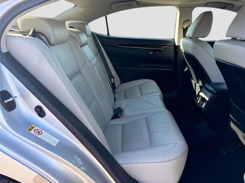 Used 2014 Lexus ES 350 image 29