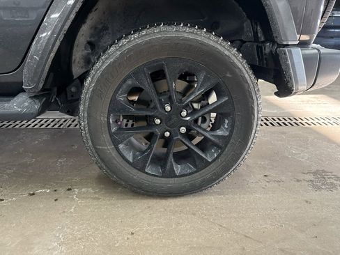 Used 2021 Jeep Wrangler Unlimited Sahara w/ Cold Weather Group image 8