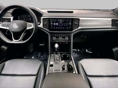 Used 2023 Volkswagen Atlas Cross Sport SE w/ Black Wheel Package FWD image 15