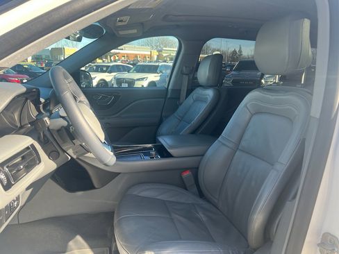 Used 2020 Lincoln Aviator Reserve w/ Equipment Group 201A image 5