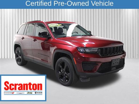 Certified 2023 Jeep Grand Cherokee Altitude AWD/4WD image 1