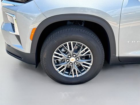 Used 2026 Chevrolet Traverse LT w/ Driver Confidence Package FWD image 30