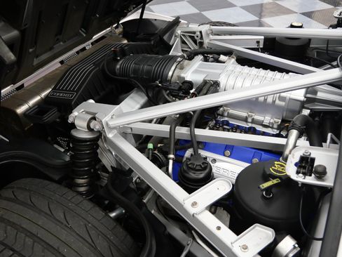 Used 2005 Ford GT RWD image 45