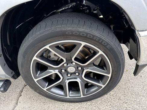 Used 2022 RAM 1500 Laramie AWD/4WD image 13