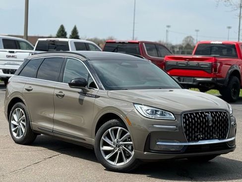 Used 2025 Lincoln Corsair Grand Touring w/ Towing Package image 46