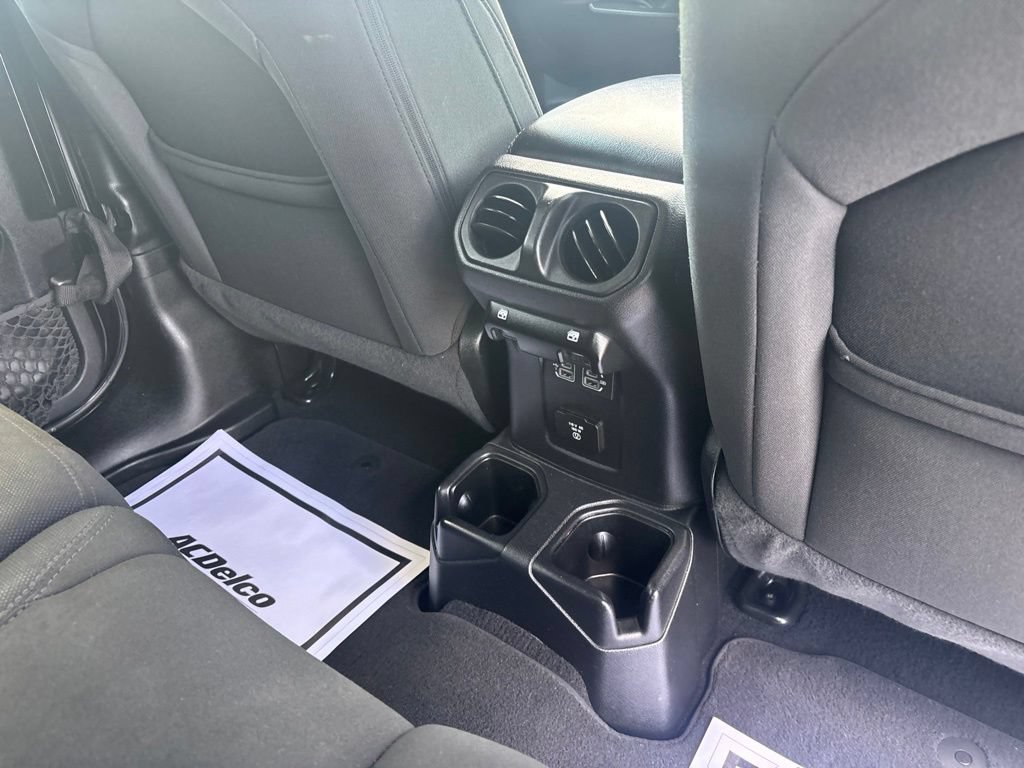 Used 2020 Jeep Wrangler Unlimited Sahara AWD/4WD image 39