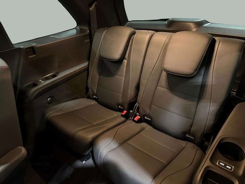 Used 2025 Mercedes-Benz GLS 450 4MATIC image 26