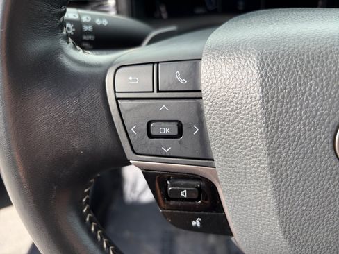 Used 2025 Toyota Camry SE FWD image 14