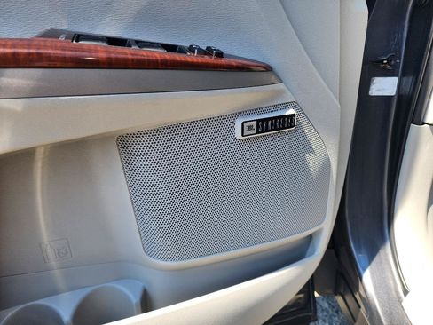 Used 2010 Toyota Venza AWD w/ Premium Pkg #2 image 13