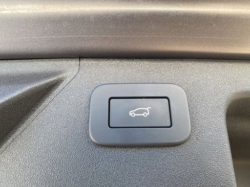 Used 2025 Land Rover Discovery Sport Dynamic SE image 7