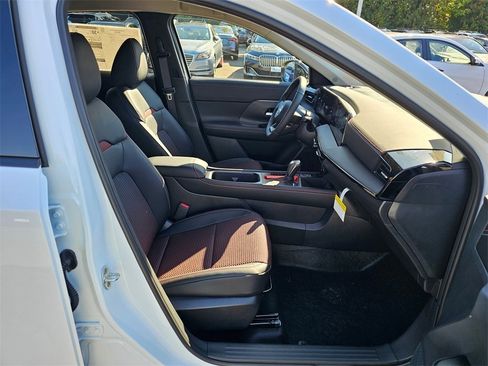 New 2026 Nissan Kicks SR w/ Cold Weather Package image 25