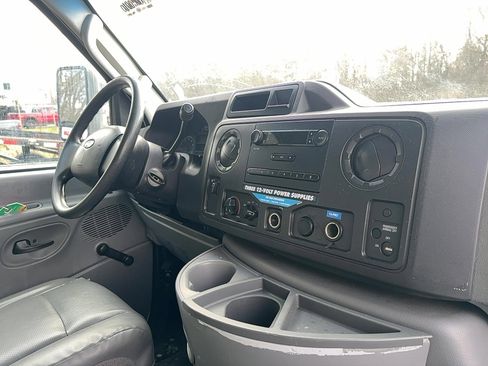 Used 2011 Ford E-450 and Econoline 450 Super Duty image 6