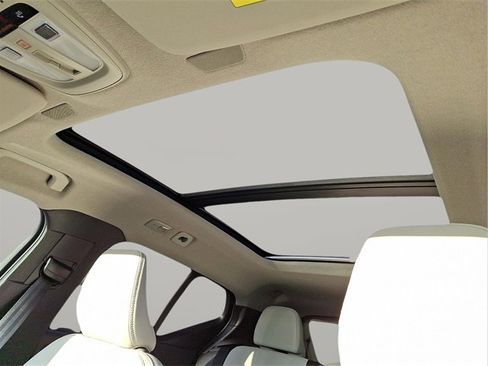 New 2025 Volvo XC40 B5 Ultra w/ Protection Package Premier image 10