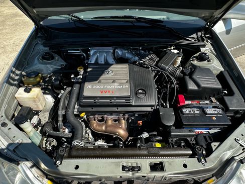 Used 2003 Toyota Avalon XLS image 10