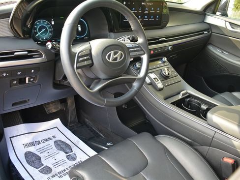 Used 2024 Hyundai Palisade Limited AWD/4WD image 12
