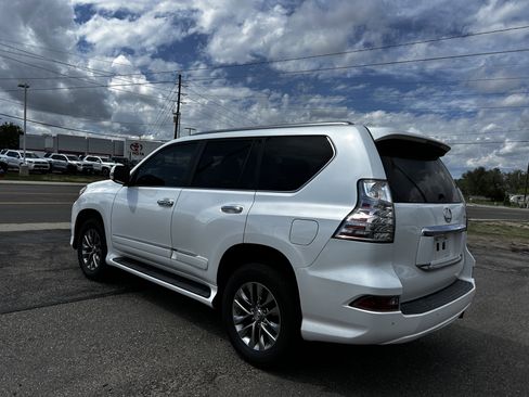 Used 2014 Lexus GX 460 Luxury AWD/4WD image 3