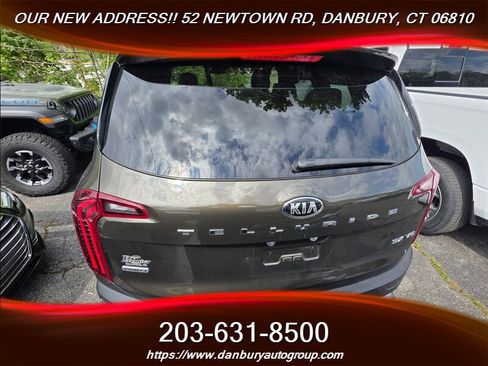 Used 2021 Kia Telluride SX w/ SX Prestige Package AWD/4WD image 3